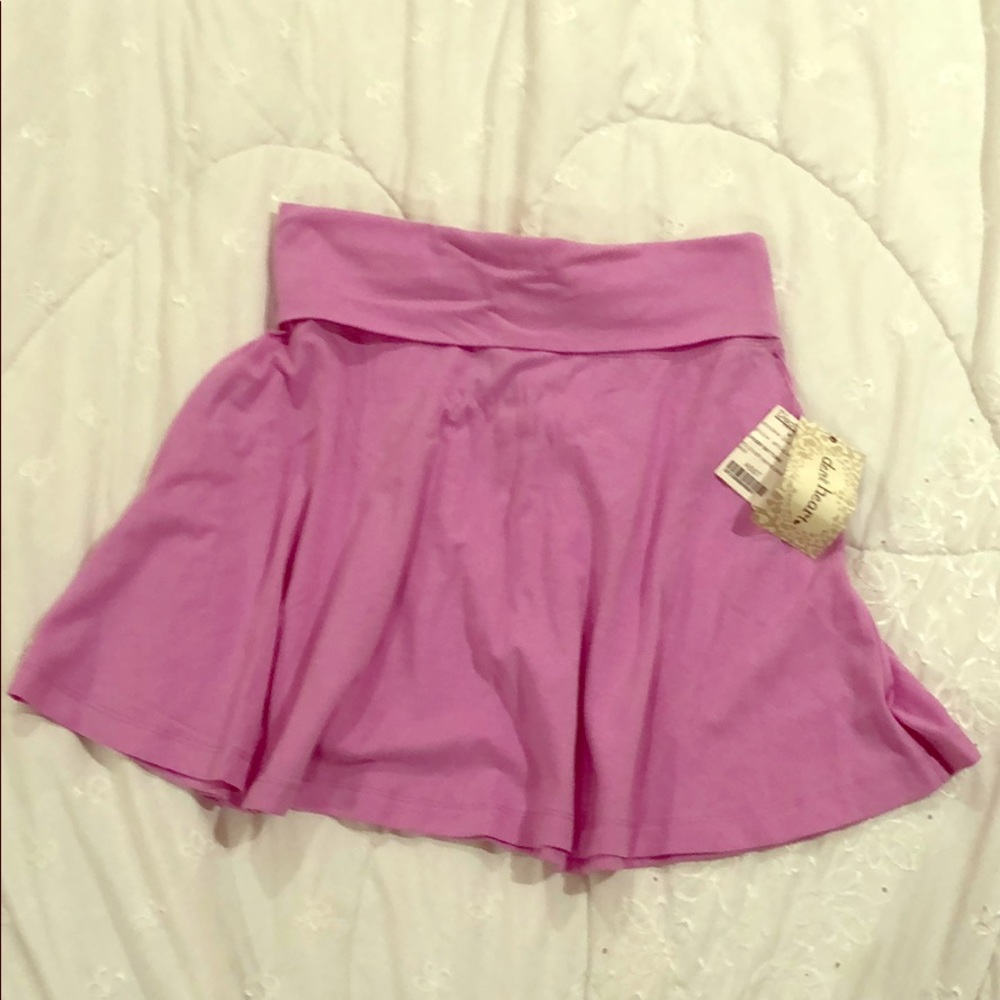 Mini flowy skirt